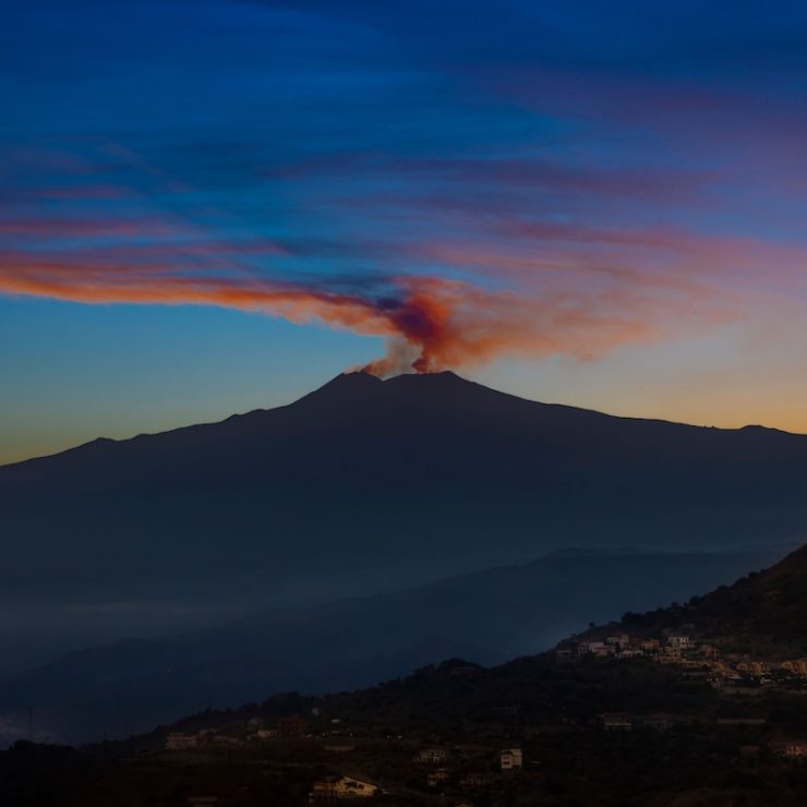 Etna: Il Gigante di Fuoco