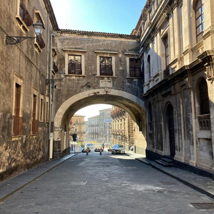 Via dei Crociferi, un viaggio lungo la storia e l’arte del patrimonio Unesco di Catania