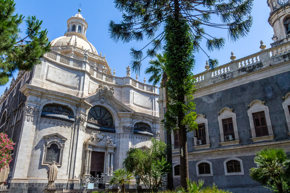 Il Monastero dei Benedettini: un capolavoro barocco tra cultura e architettura senza tempo
