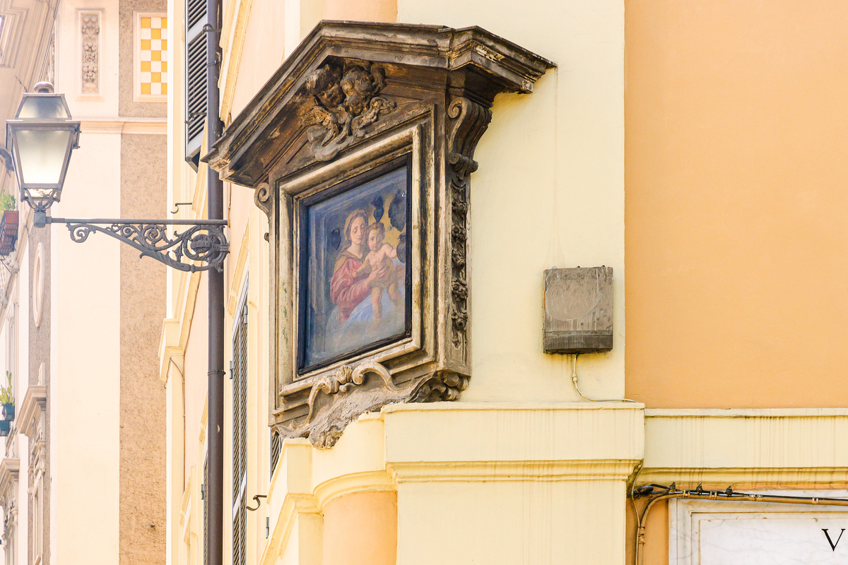 Le edicole votive di Catania un atto di fede scolpito nella pietra