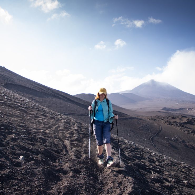 Un’esperienza da vivere è il trekking sull’Etna al tramonto